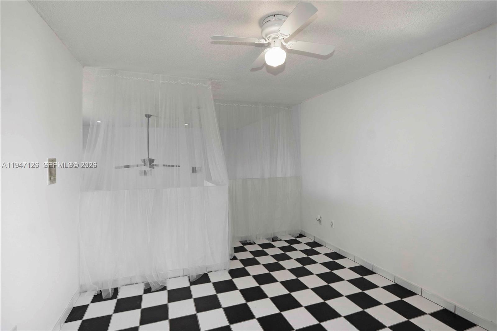 SUNFISH AT THE HAMMOCKS - Residential