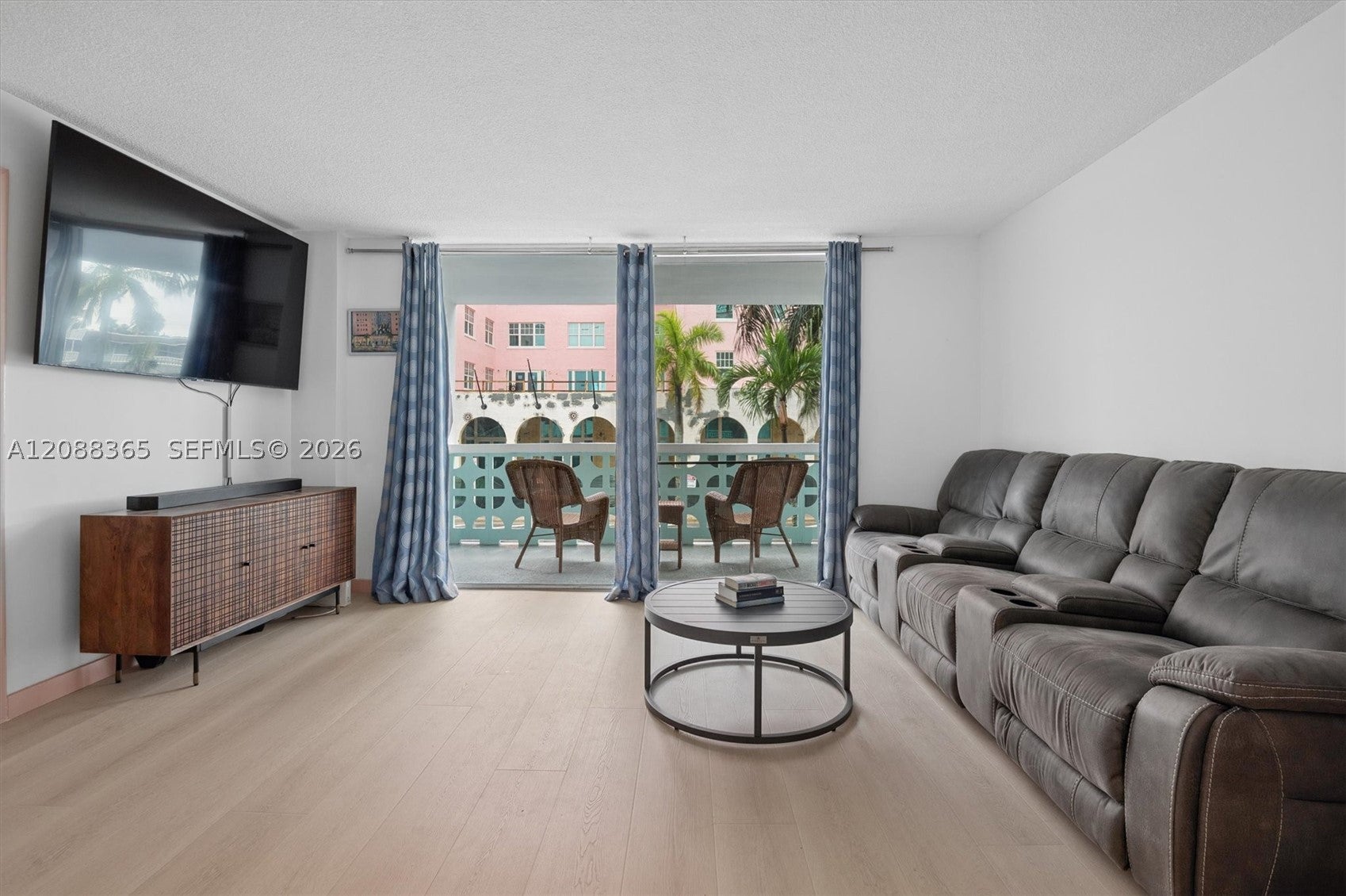 1 N Golfview Rd 201