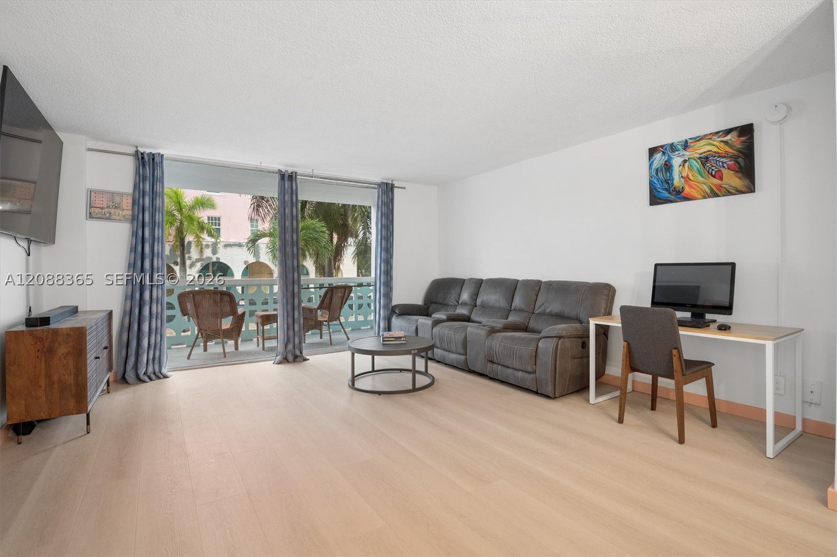 1 N Golfview Rd 201