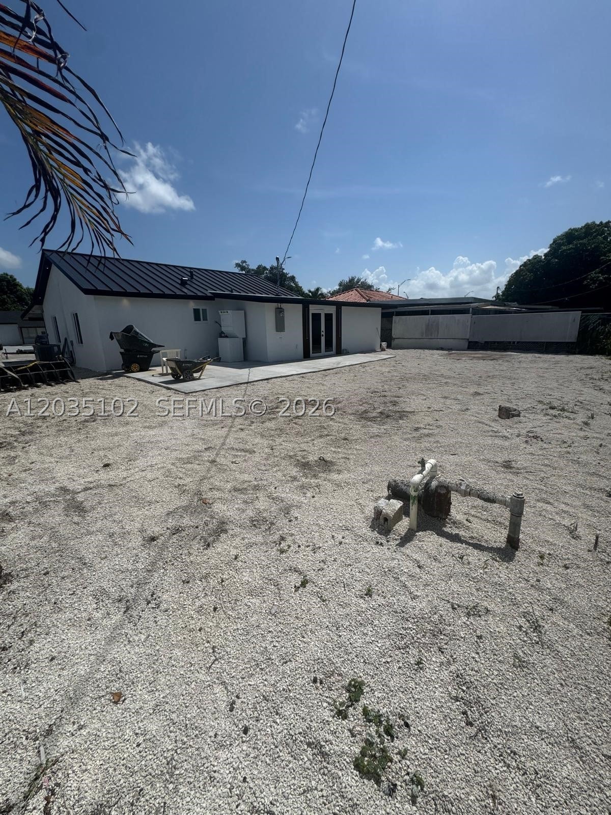 841 NE 4th Pl