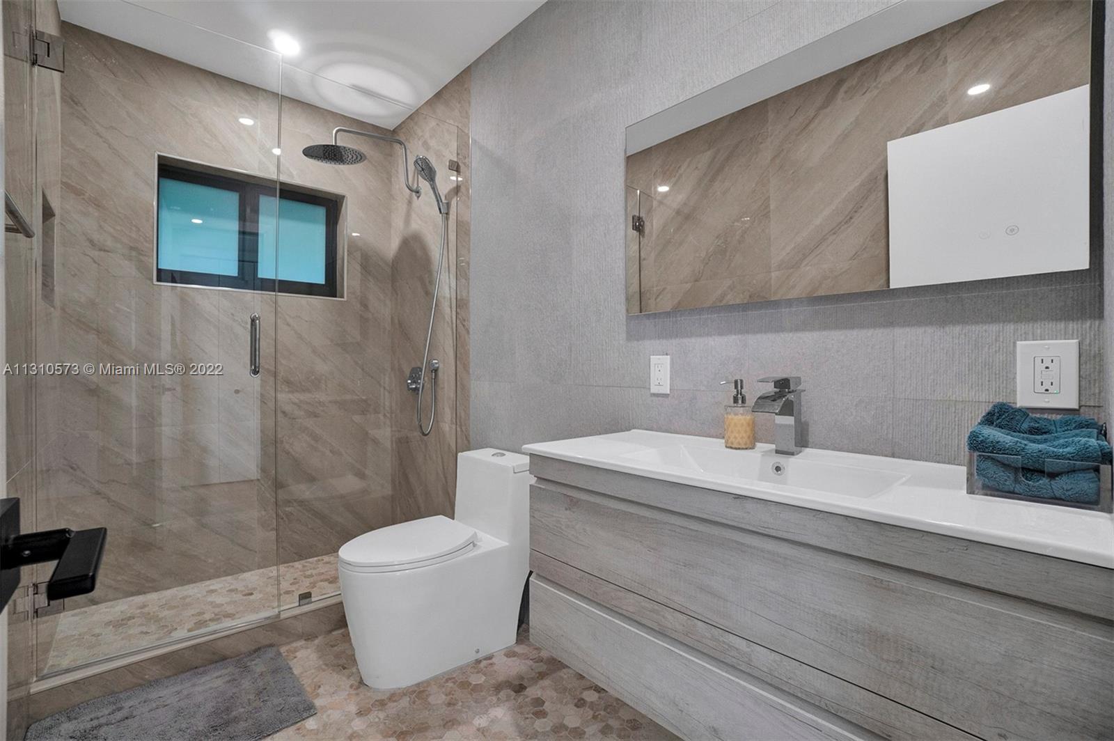 RIVIERA ISLES - Residential