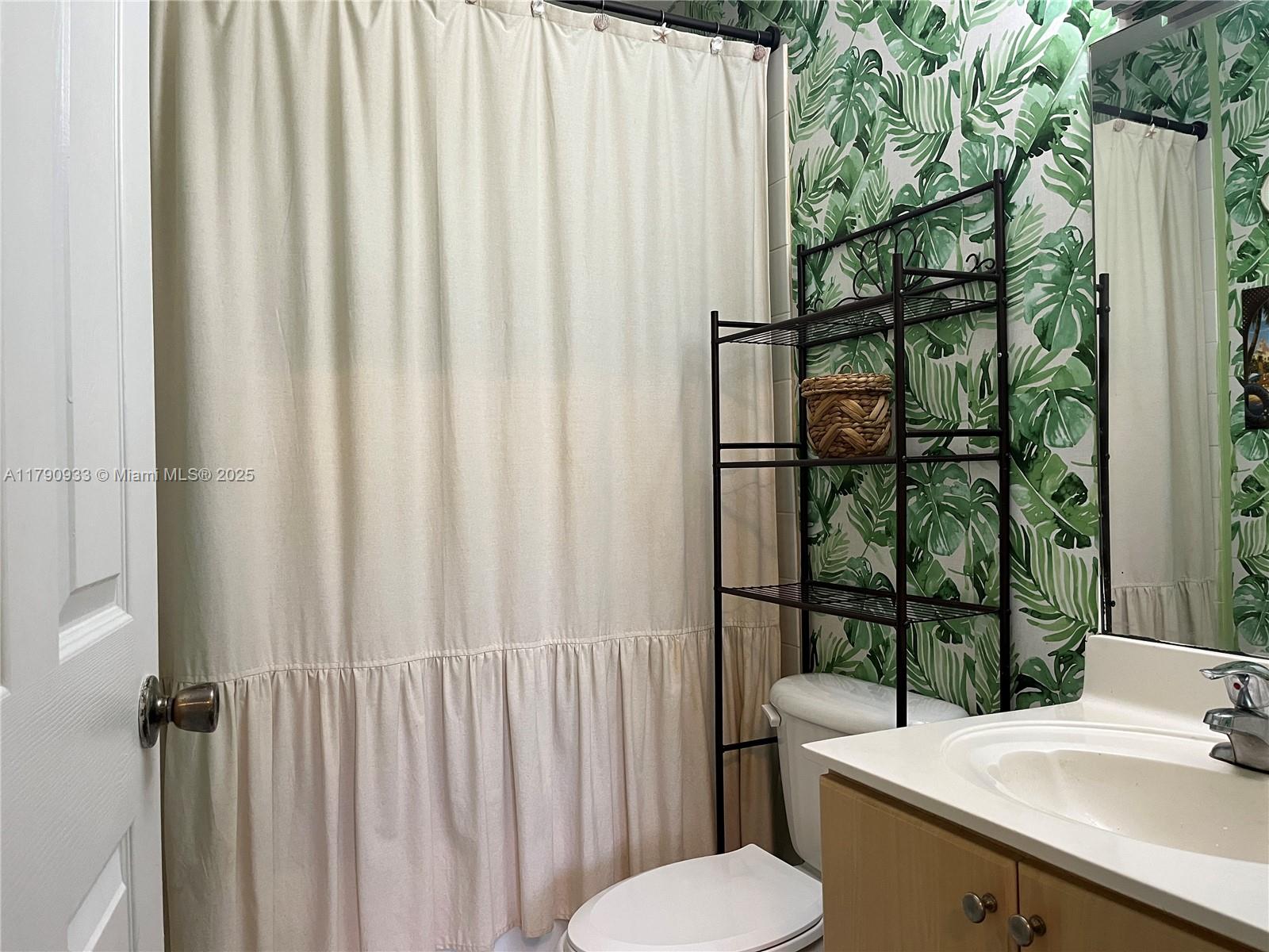 THE COURTS AT BAYSHORE II - Residential