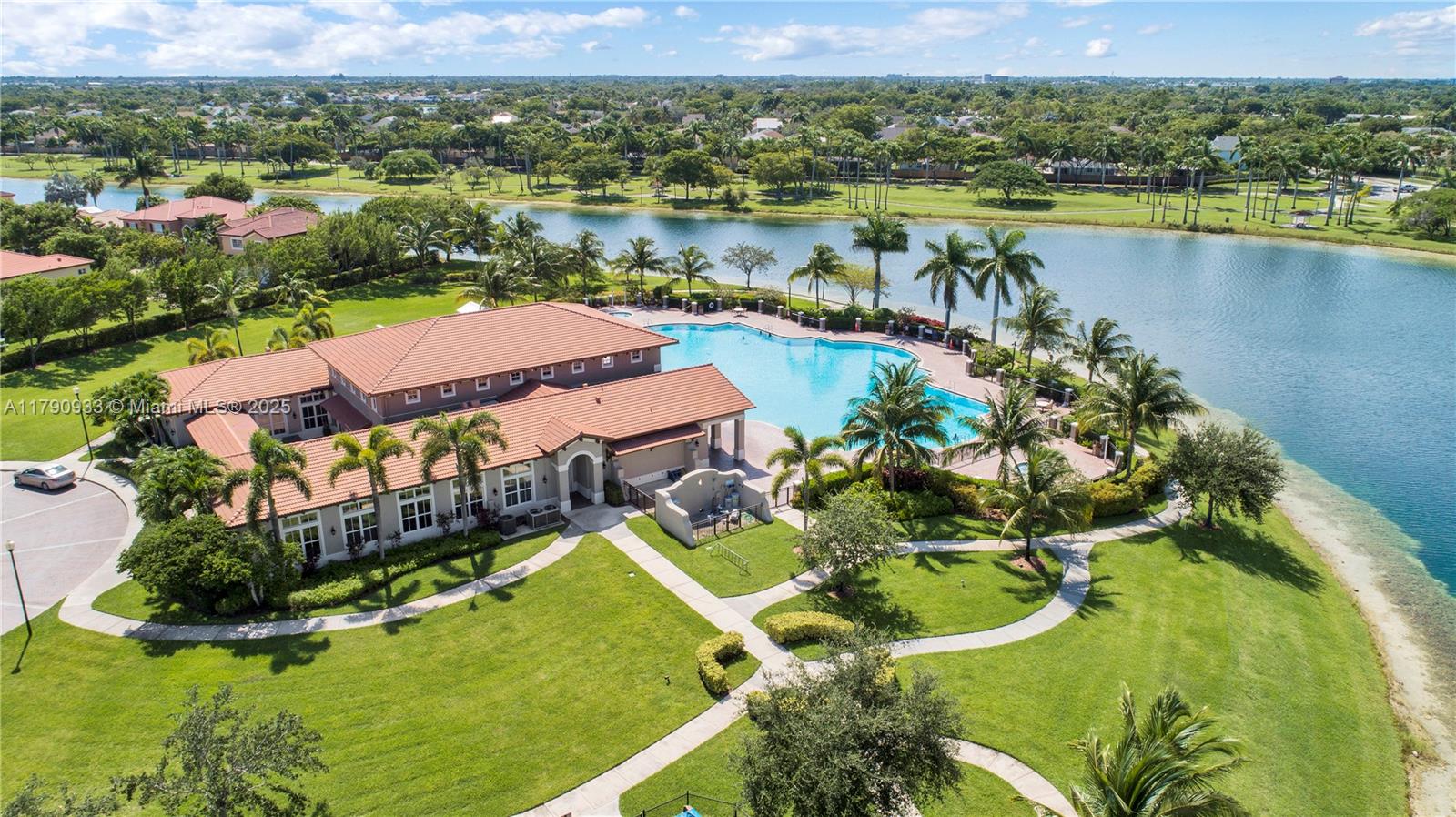 THE COURTS AT BAYSHORE II - Residential