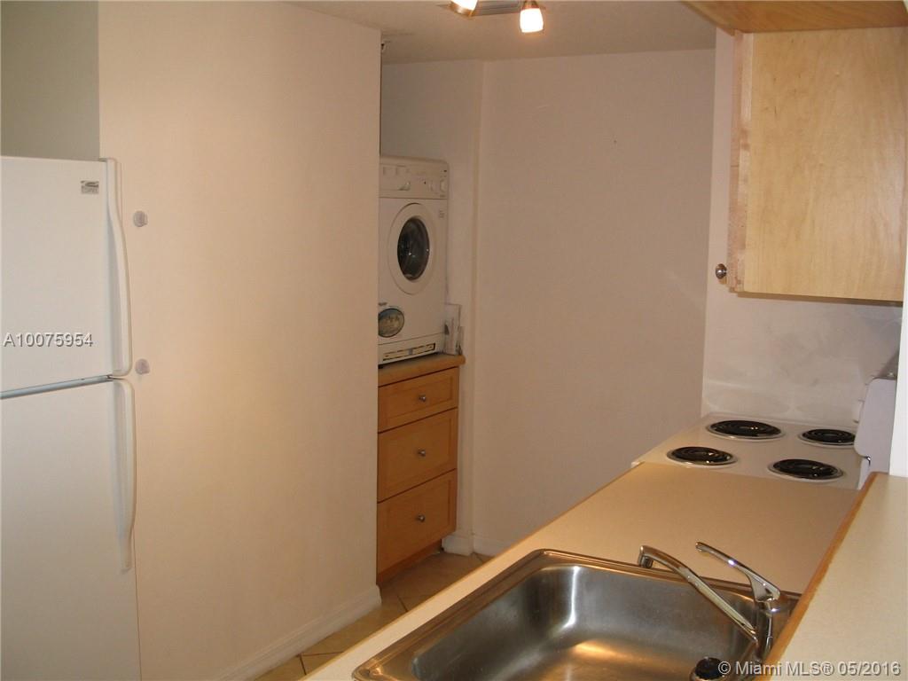 DIXIE GROVE RESIDENCES CO - Residential Lease