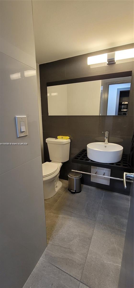 HOLLYBROOK GOLF AND TENNIS - Residential