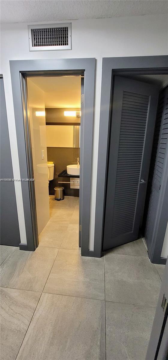 HOLLYBROOK GOLF AND TENNIS - Residential