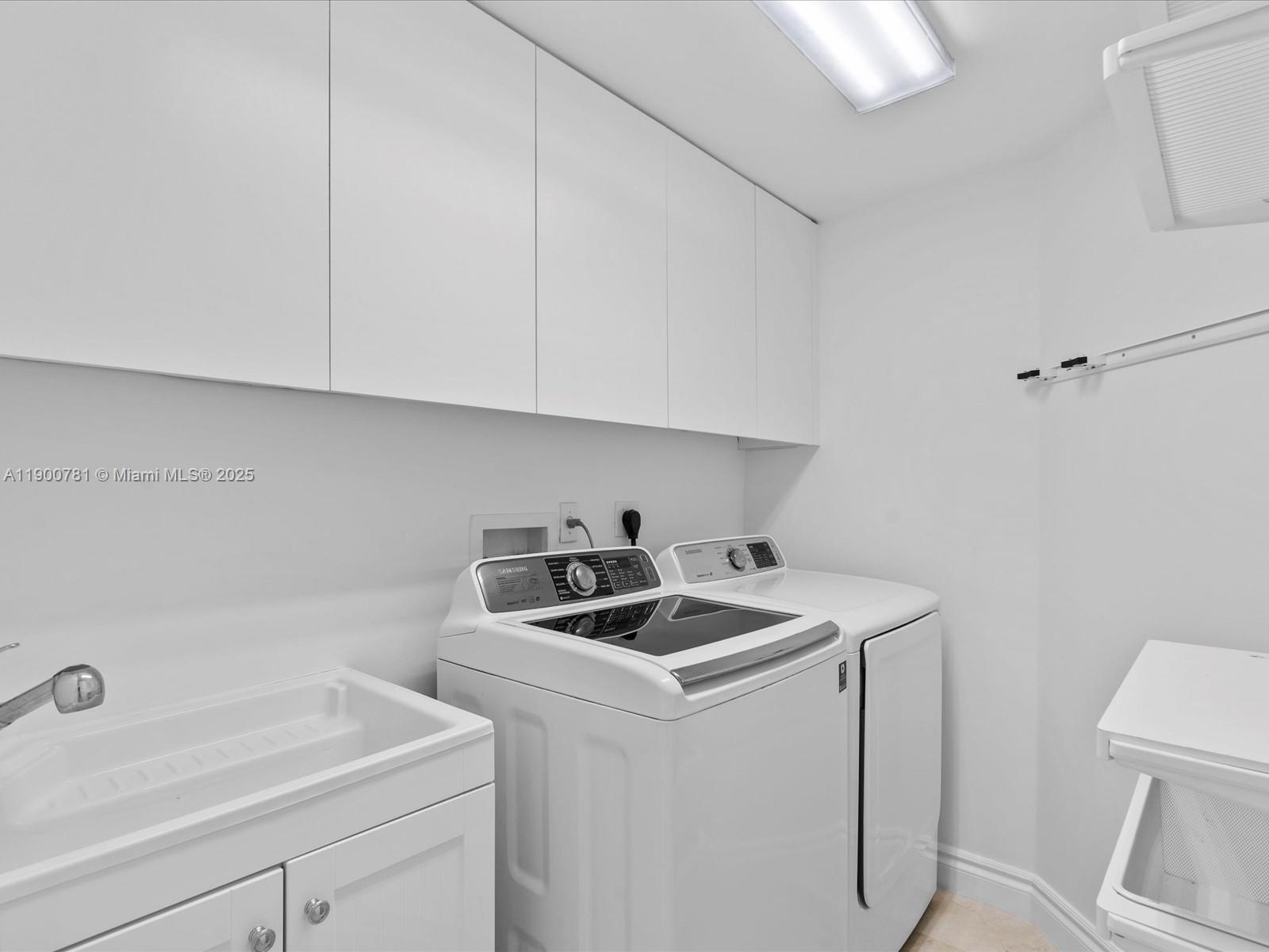 100 HIDDEN BAY CONDO - Residential Lease