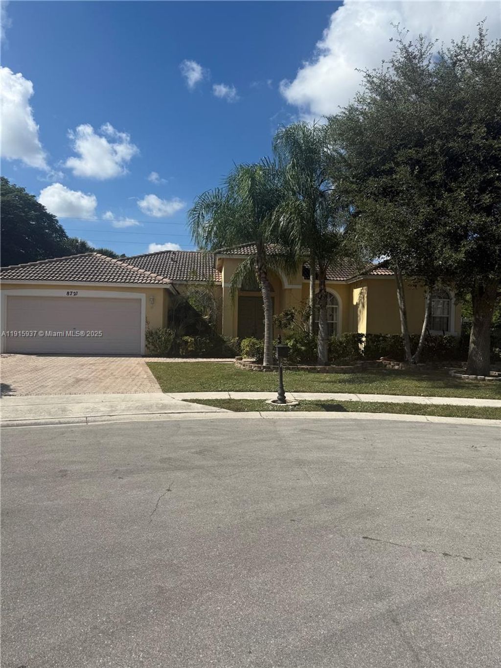 Photo of 8721 Woodberry Ct, Lake Worth, FL 33467 (MLS # A11915937)
