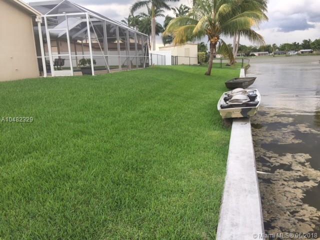 PASADENA LAKES - Residential