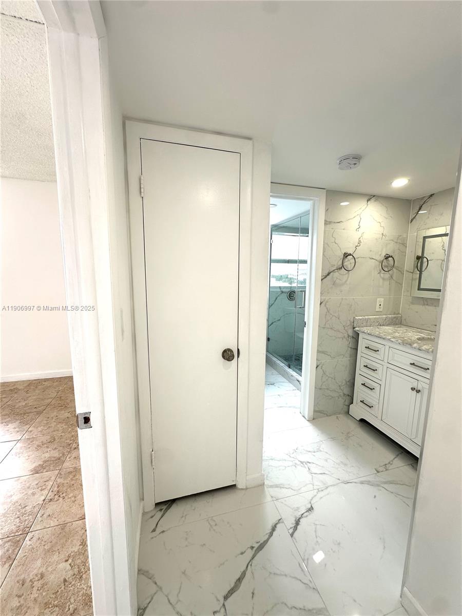 JAMES CENTRAL TOWERS COND - Residential