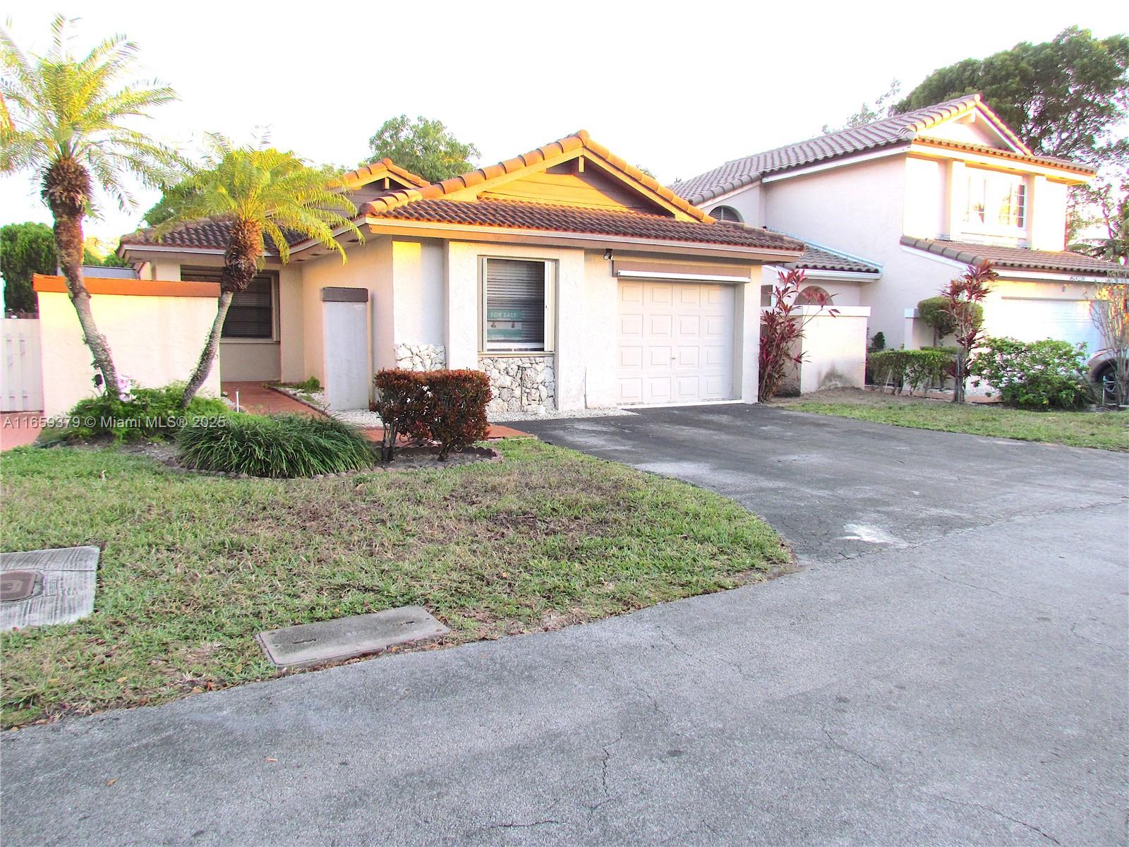 Photo 1 of 6324 Nw 179th Ter, Hialeah, Florida, $469,999, Web #: 11659379