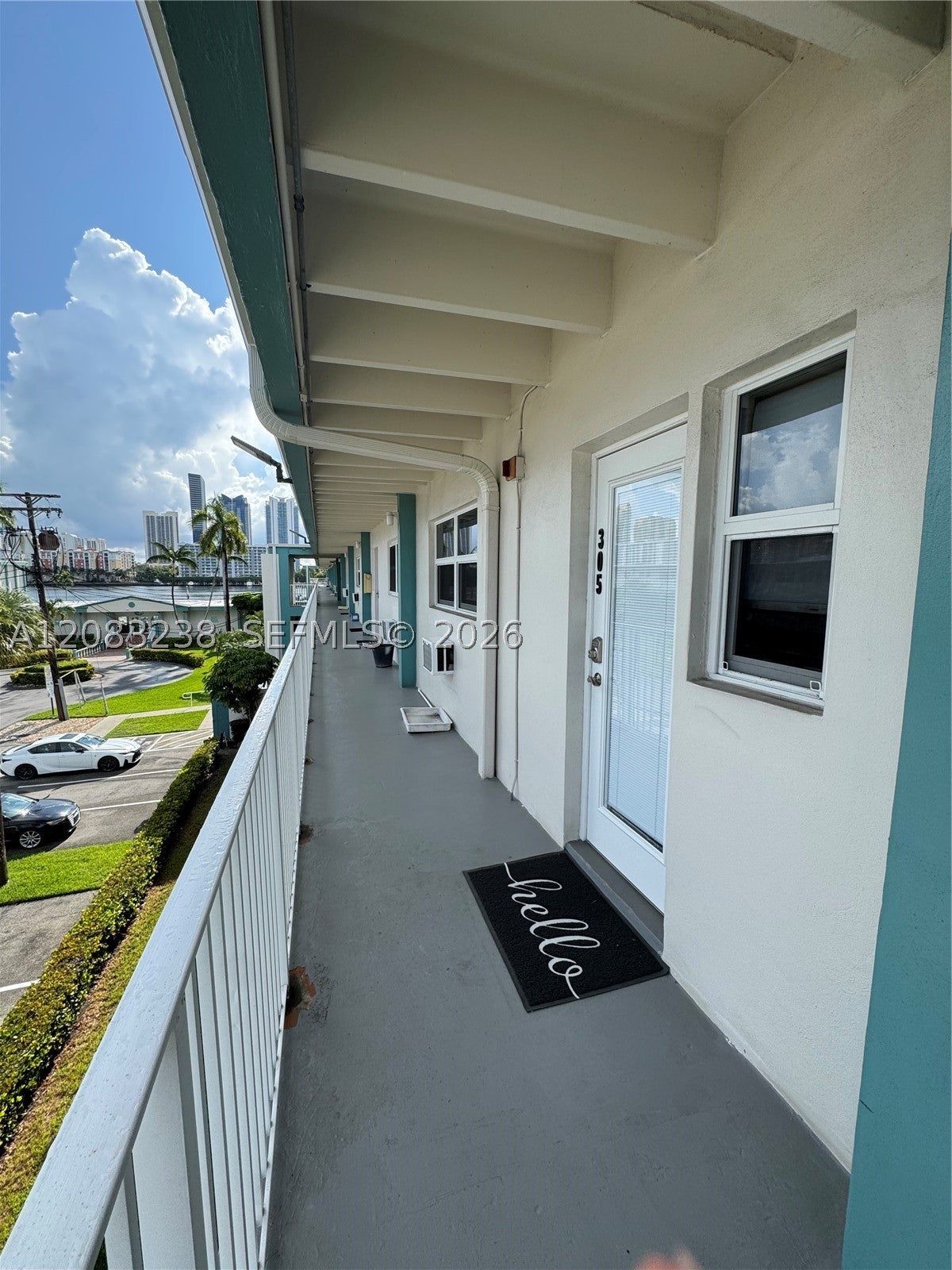 3922 NE 166th St S305