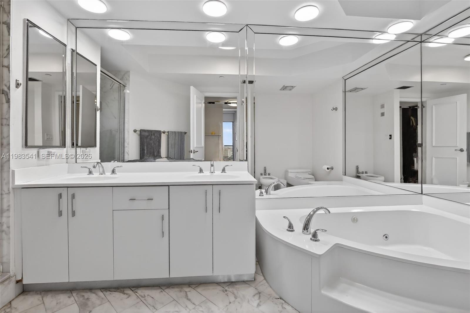 HAMPTONS WEST CONDO - Residential