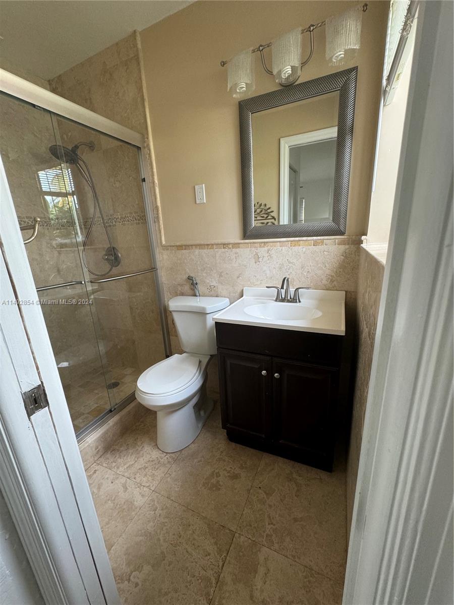 BAKER MANOR - Residential