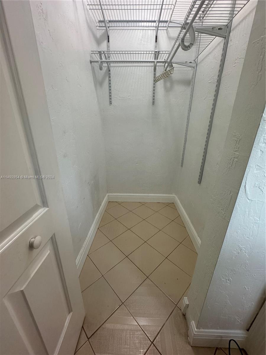 BAKER MANOR - Residential