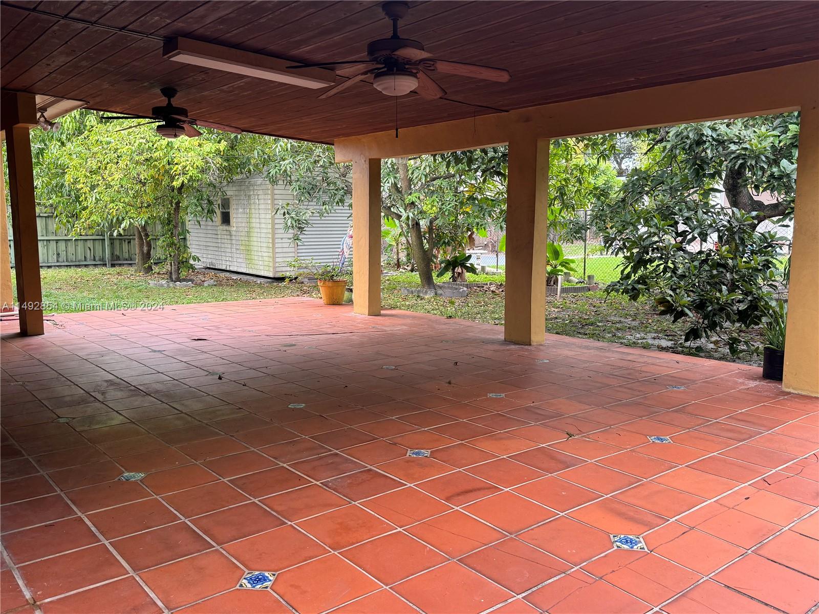 BAKER MANOR - Residential