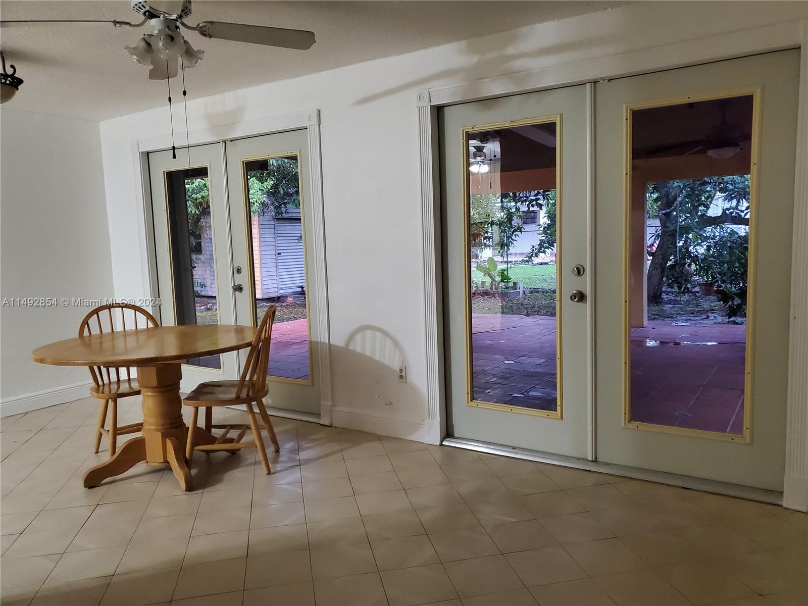 BAKER MANOR - Residential