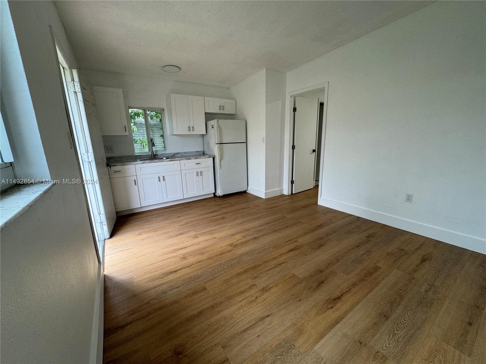 BAKER MANOR - Residential