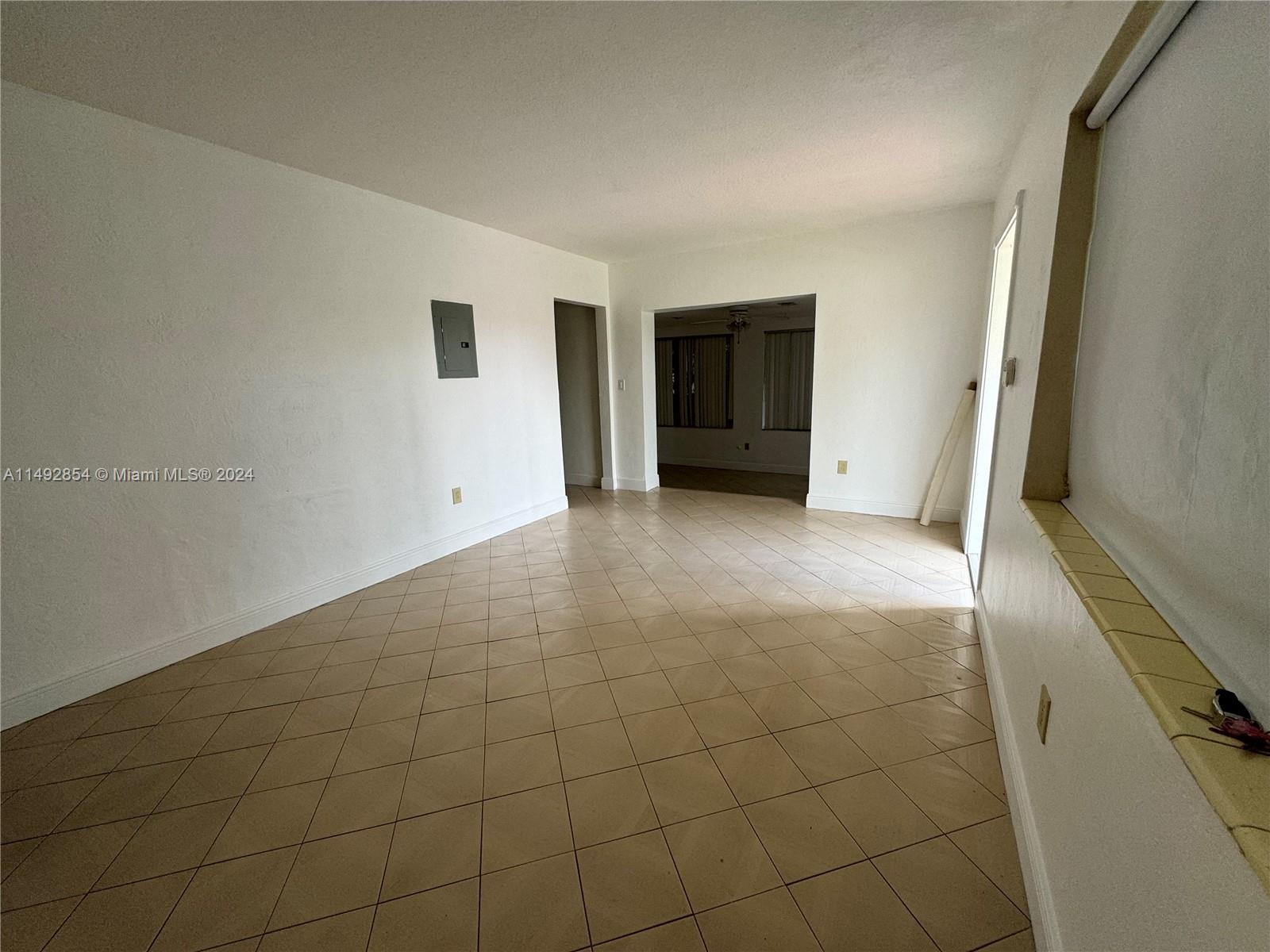 BAKER MANOR - Residential