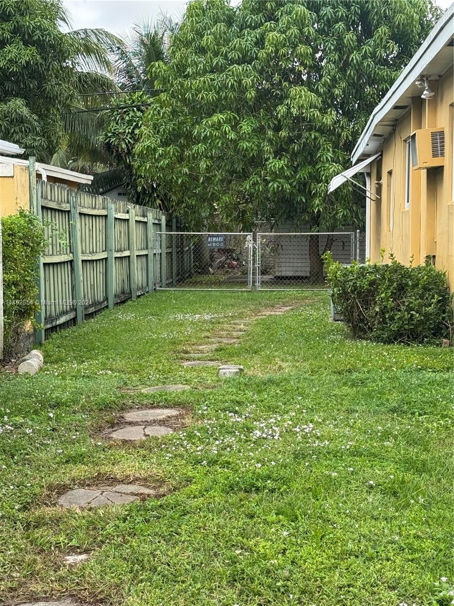 BAKER MANOR - Residential