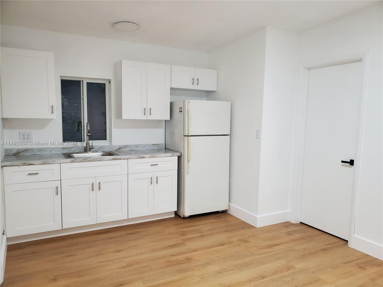 BAKER MANOR - Residential