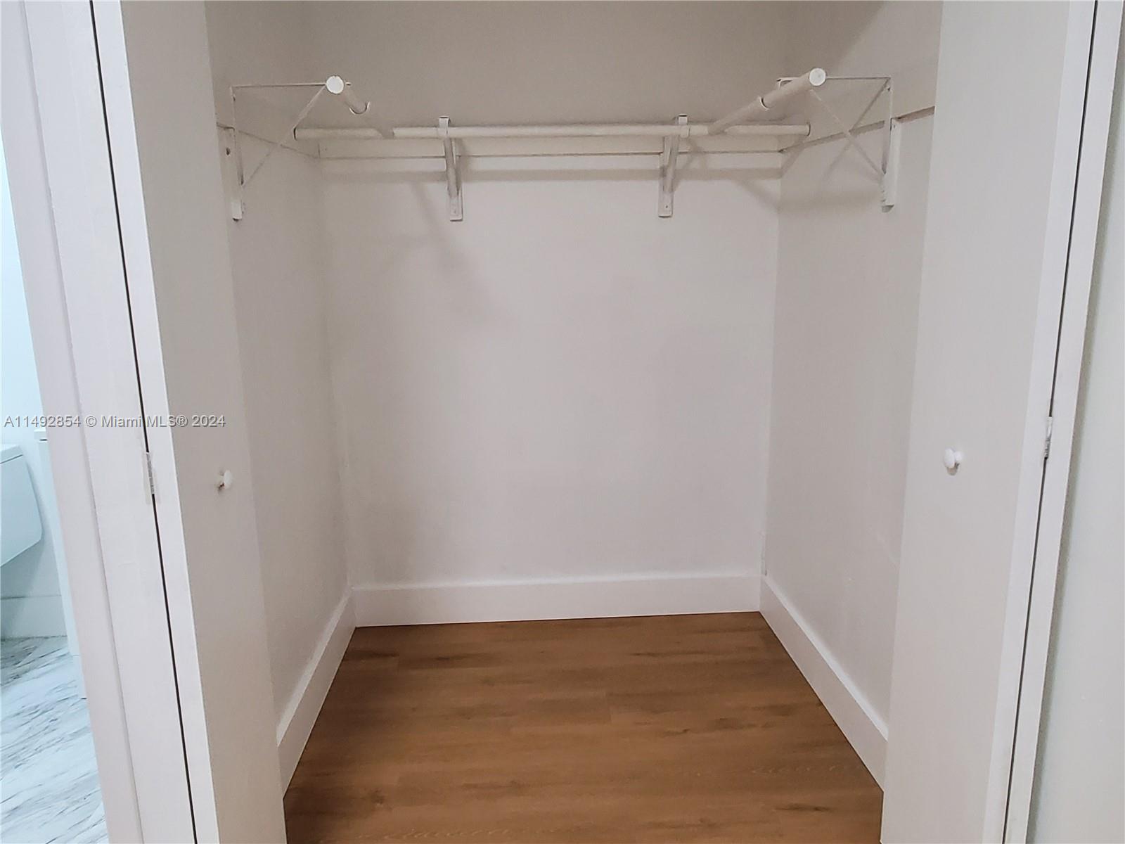 BAKER MANOR - Residential