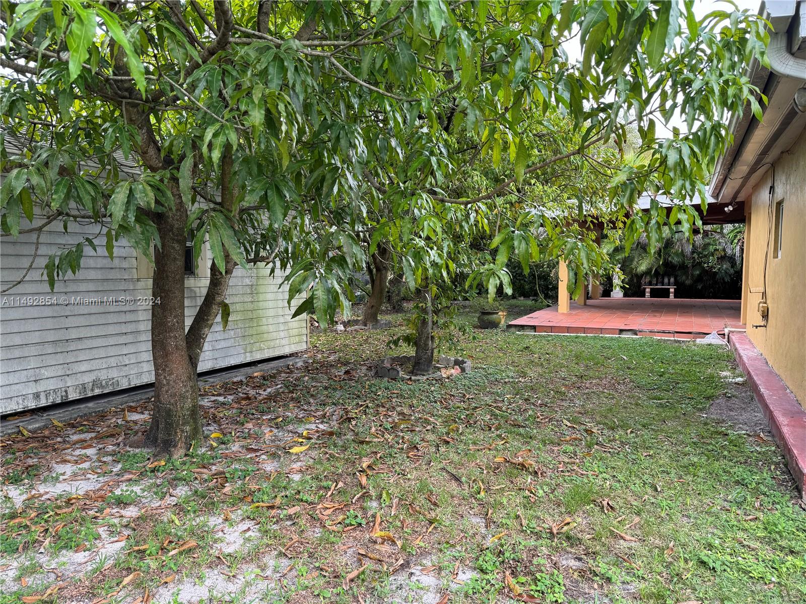 BAKER MANOR - Residential