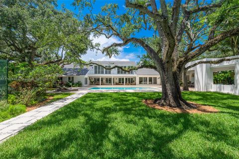 A home in Pinecrest