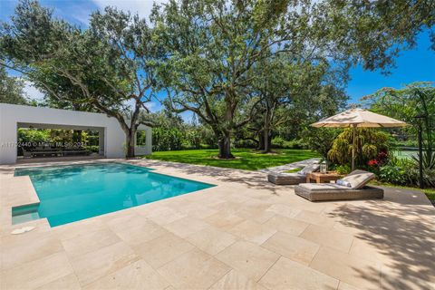 A home in Pinecrest