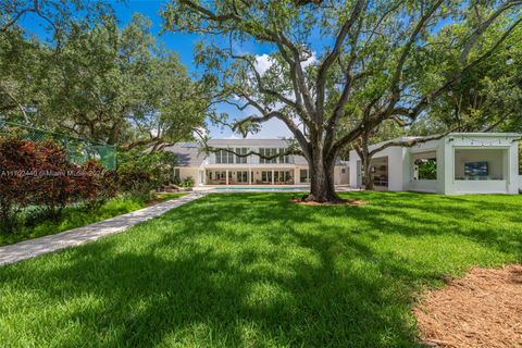 A home in Pinecrest