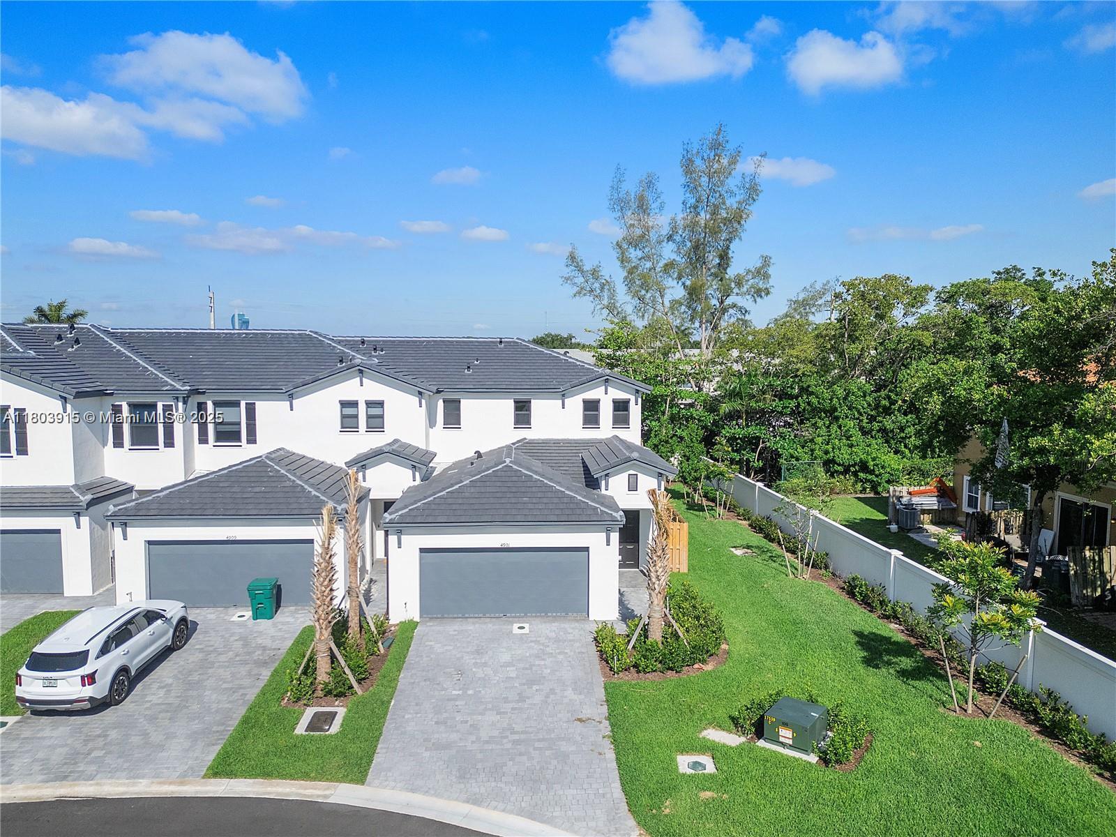 DANIA PRESERVE - Residential Lease