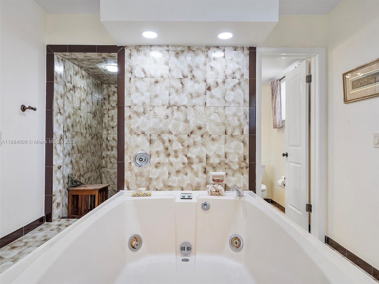 CAPTAINS PARADISE CONDO - Residential