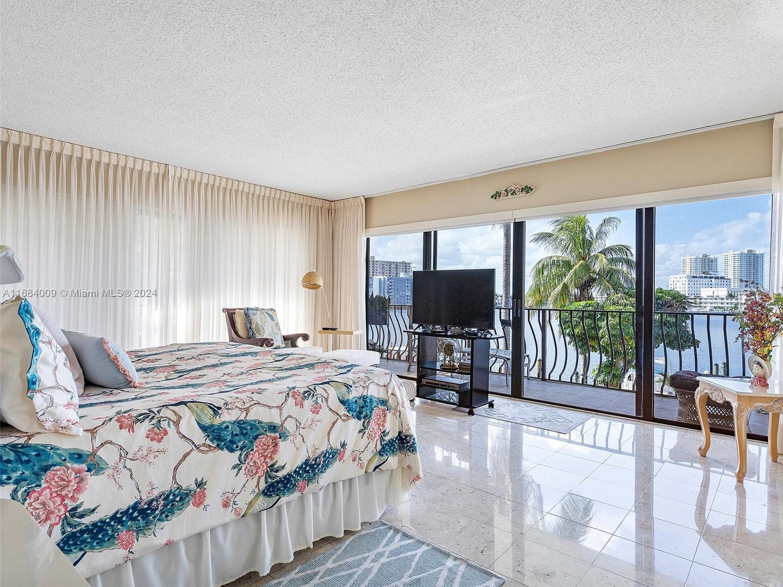 CAPTAINS PARADISE CONDO - Residential