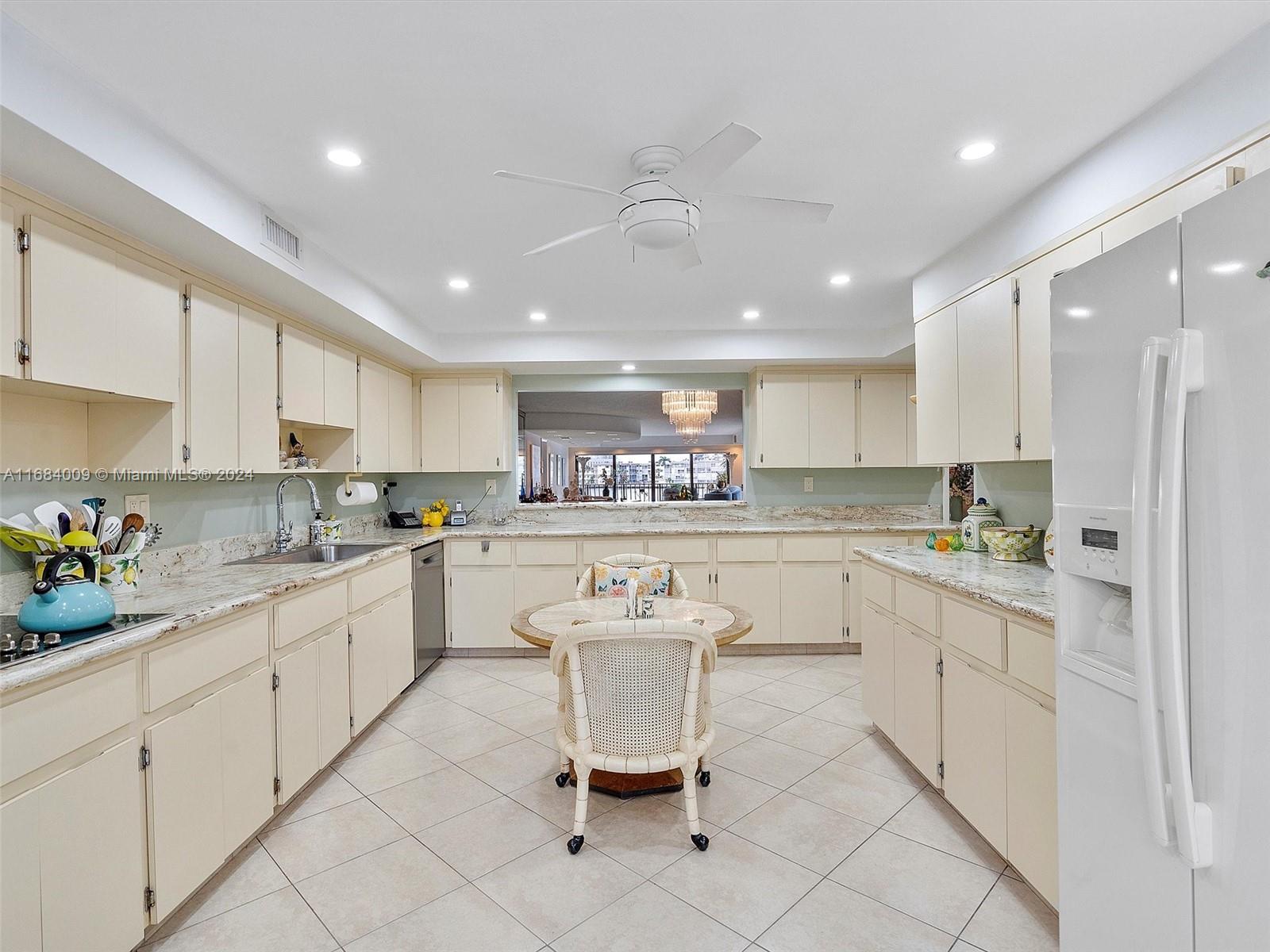 CAPTAINS PARADISE CONDO - Residential