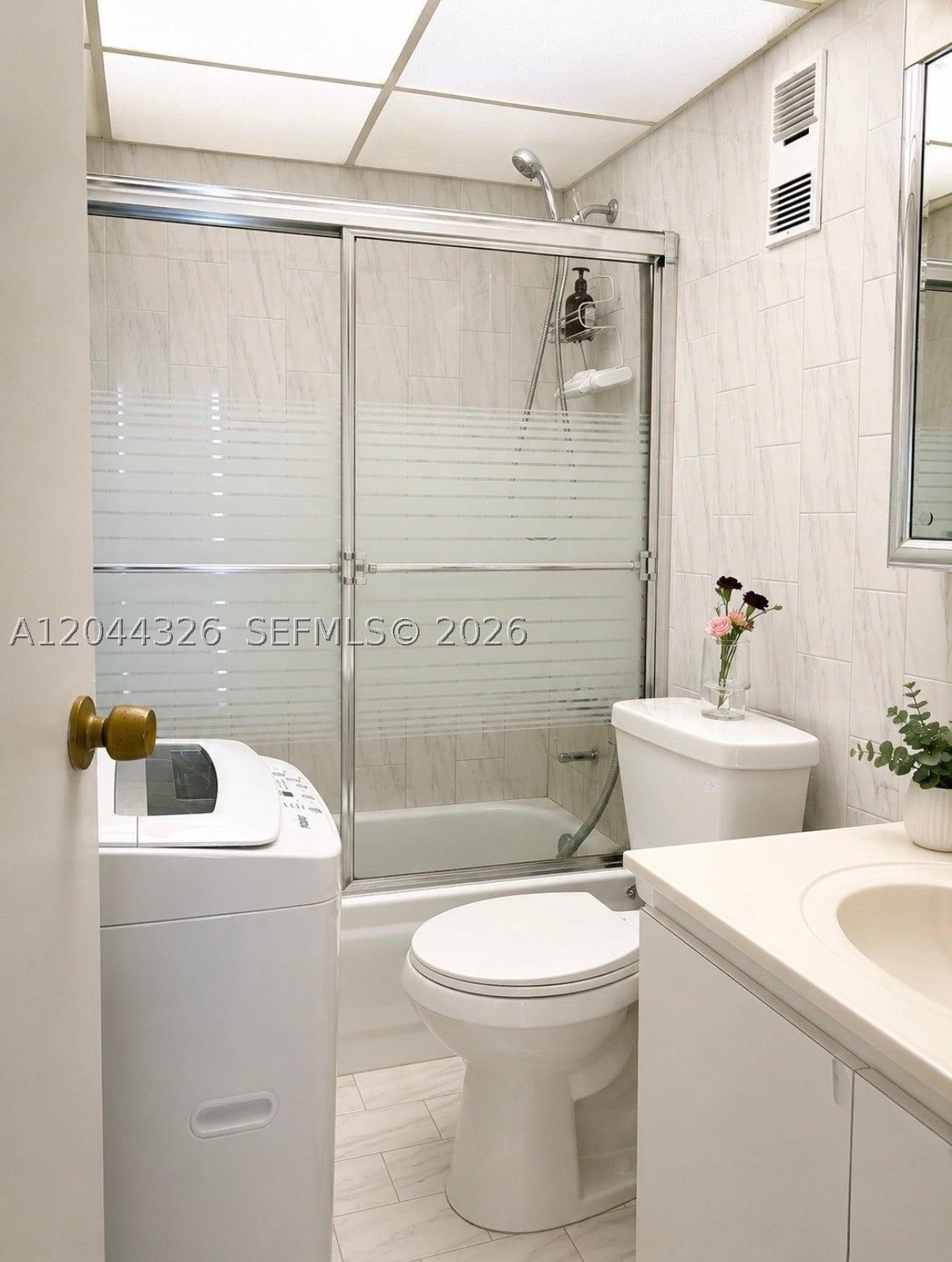 1825 W 44th Pl 806