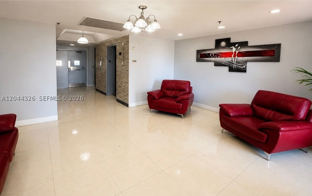 1825 W 44th Pl 806