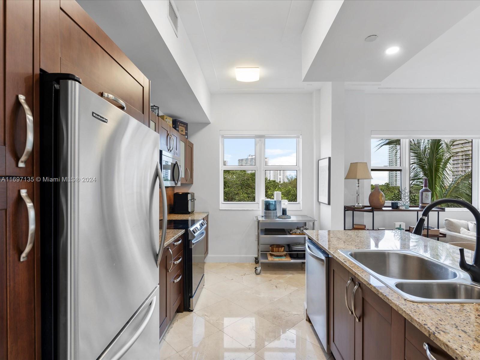 TURNBERRY VLG NO TOWER CO - Residential Lease