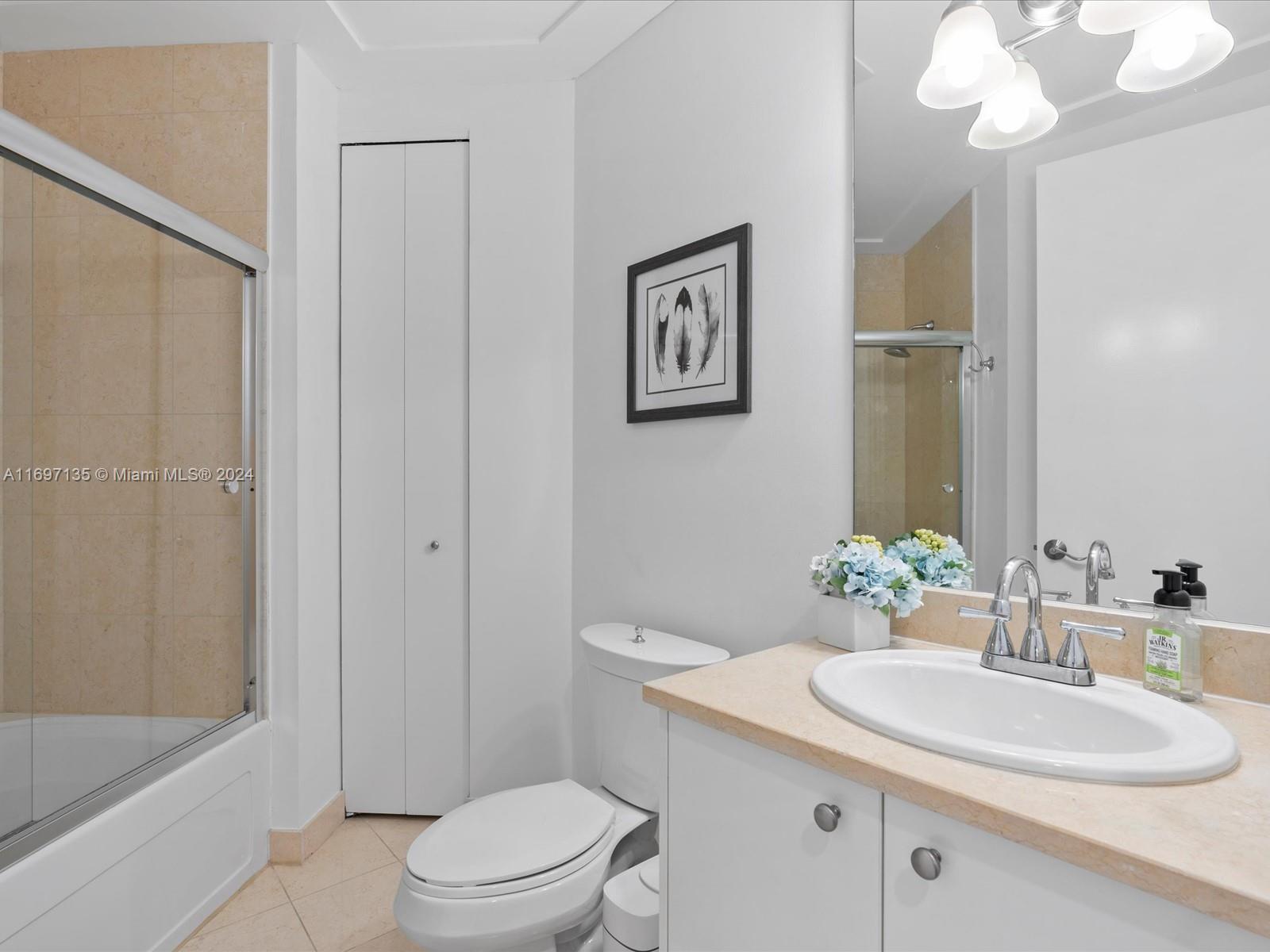 TURNBERRY VLG NO TOWER CO - Residential Lease