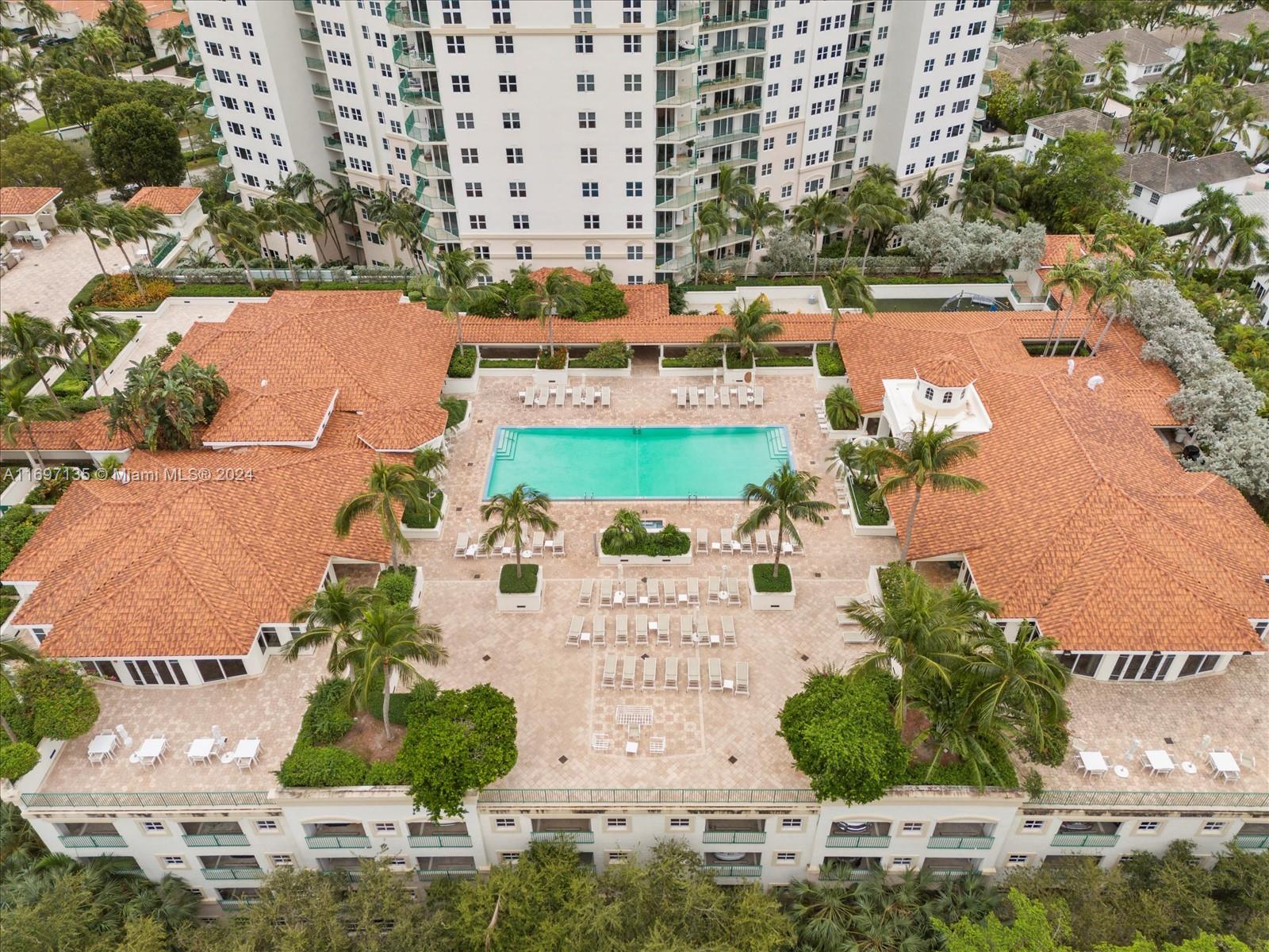 TURNBERRY VLG NO TOWER CO - Residential Lease