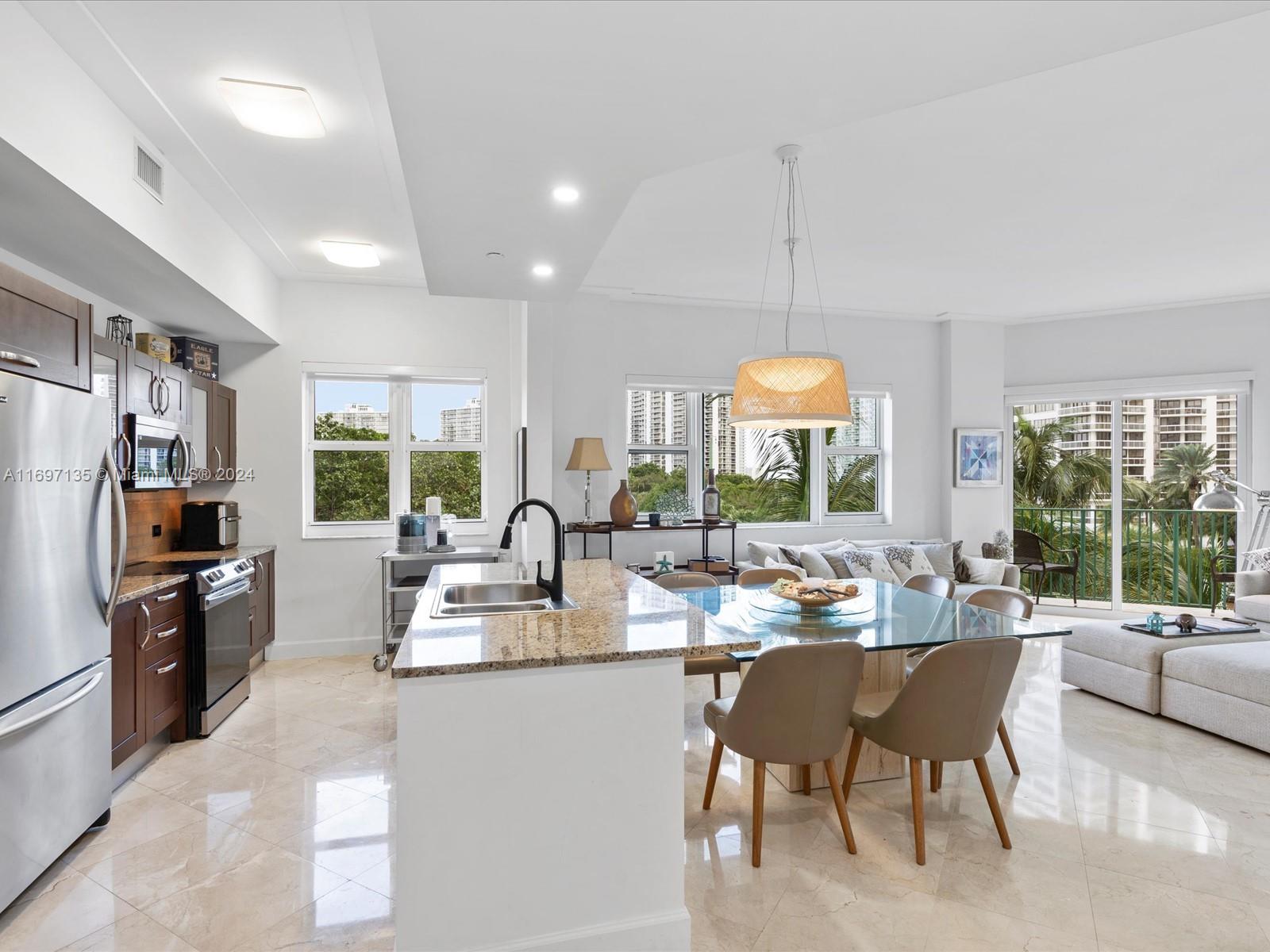 TURNBERRY VLG NO TOWER CO - Residential Lease