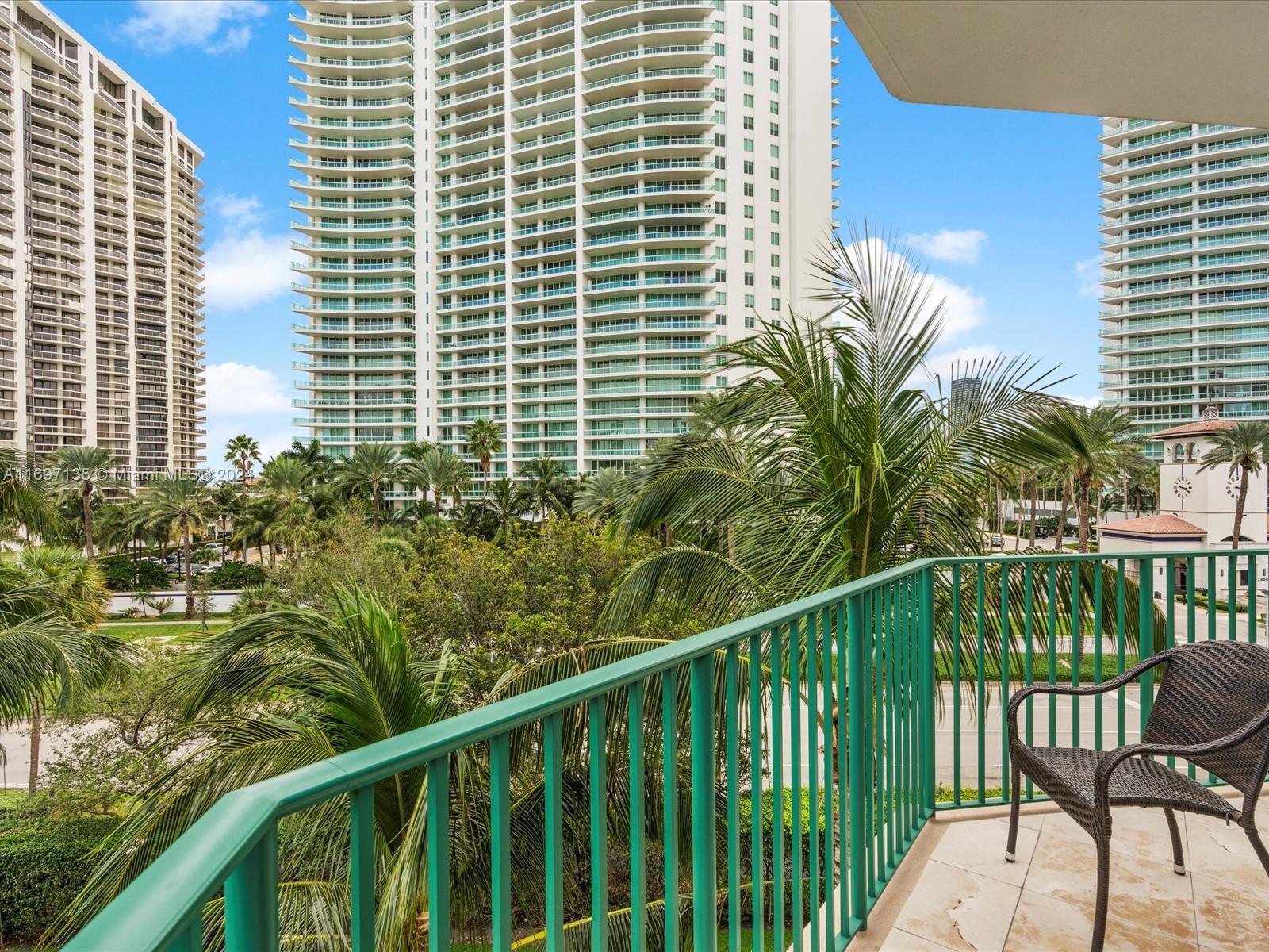 TURNBERRY VLG NO TOWER CO - Residential Lease