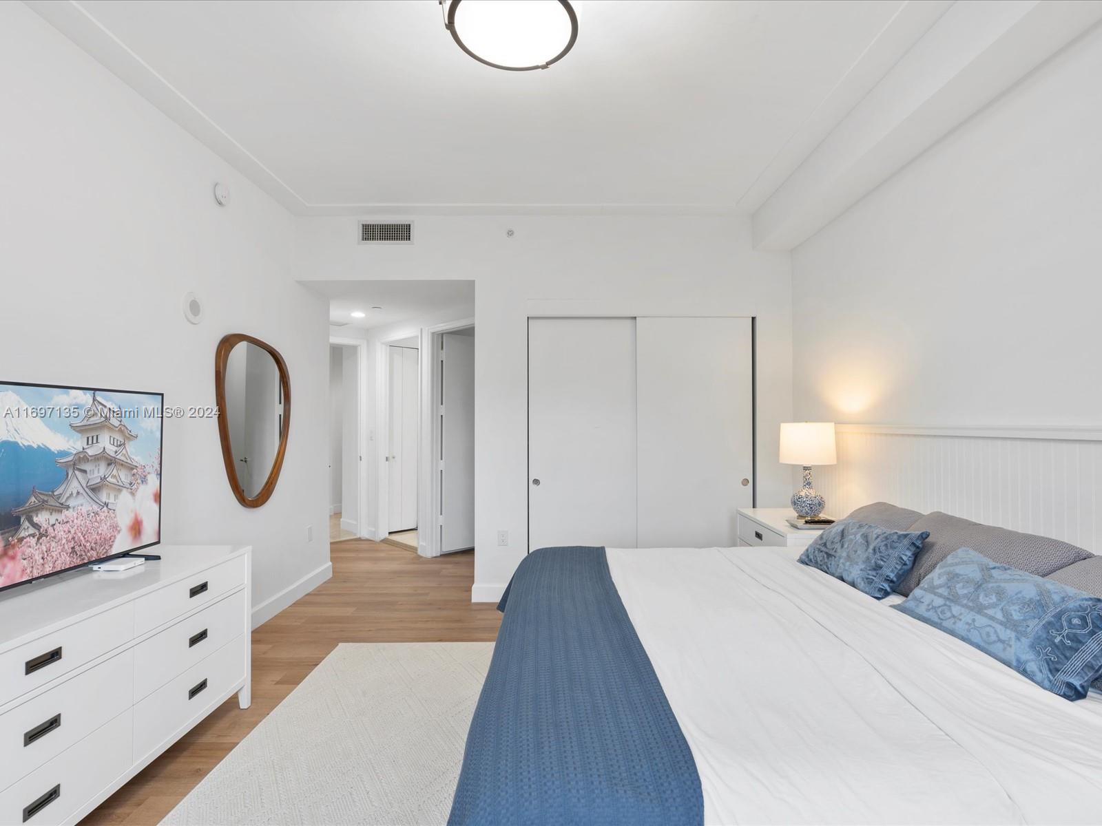 TURNBERRY VLG NO TOWER CO - Residential Lease