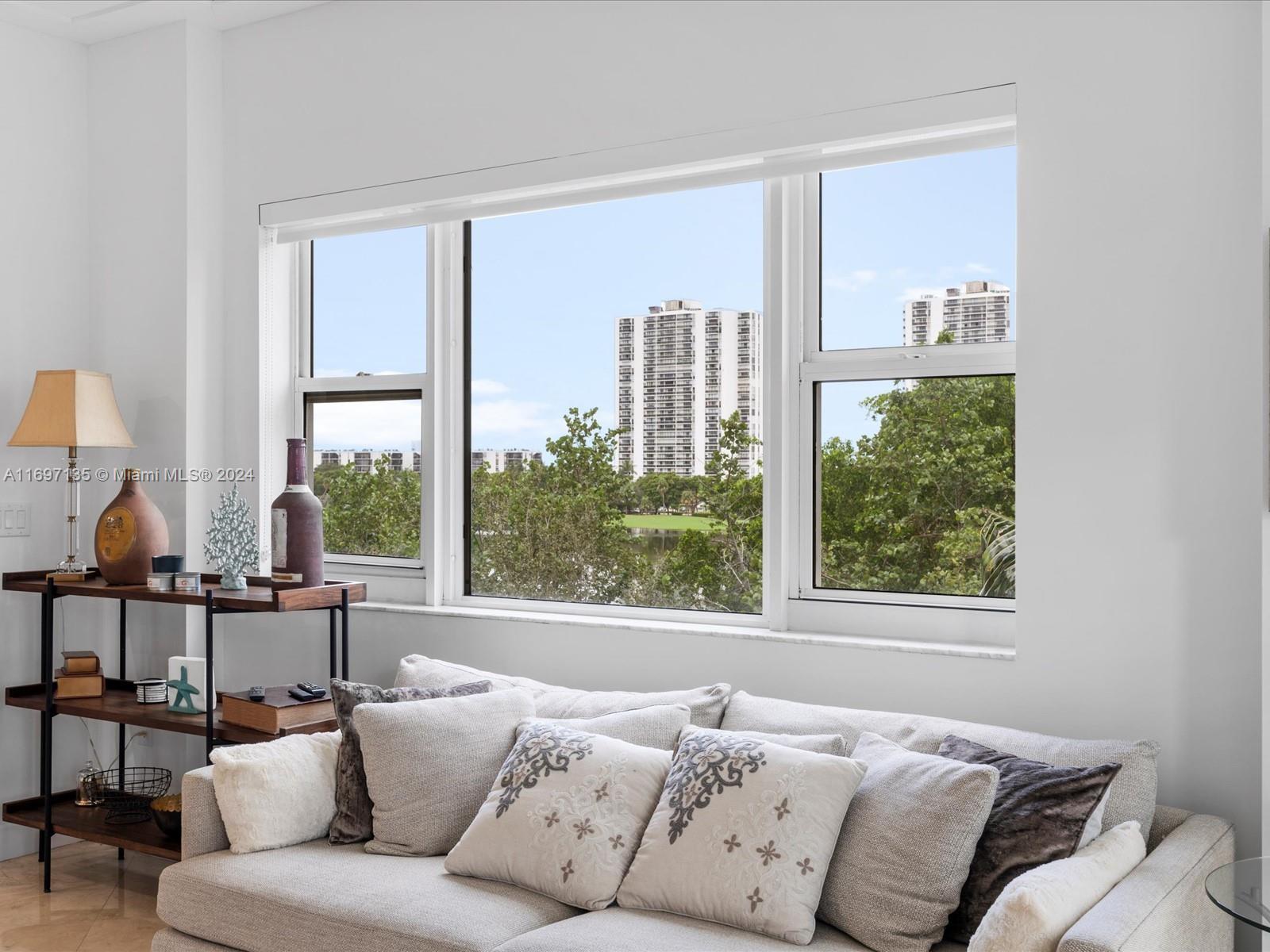 TURNBERRY VLG NO TOWER CO - Residential Lease