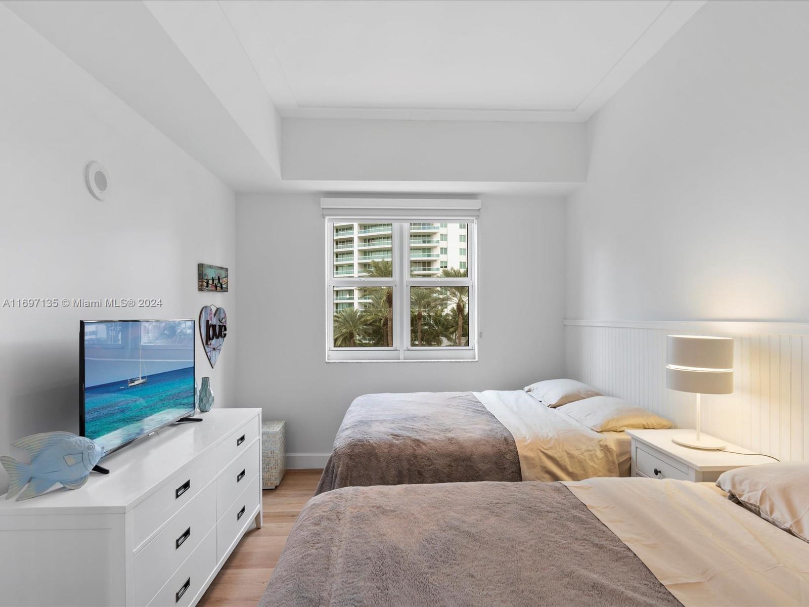 TURNBERRY VLG NO TOWER CO - Residential Lease