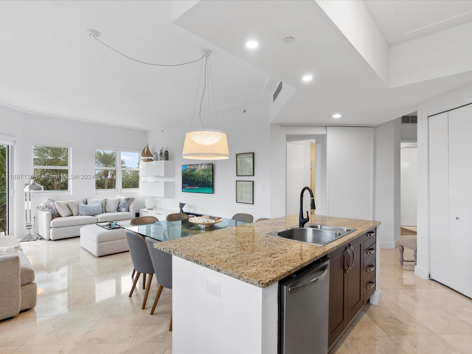 TURNBERRY VLG NO TOWER CO - Residential Lease