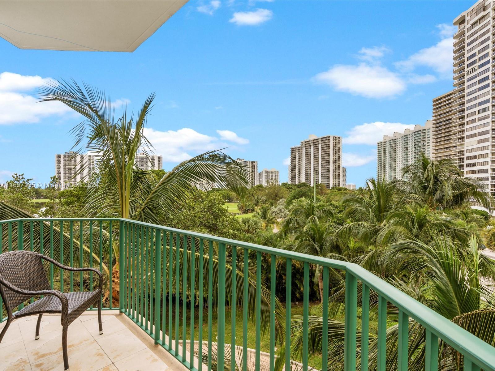 TURNBERRY VLG NO TOWER CO - Residential Lease