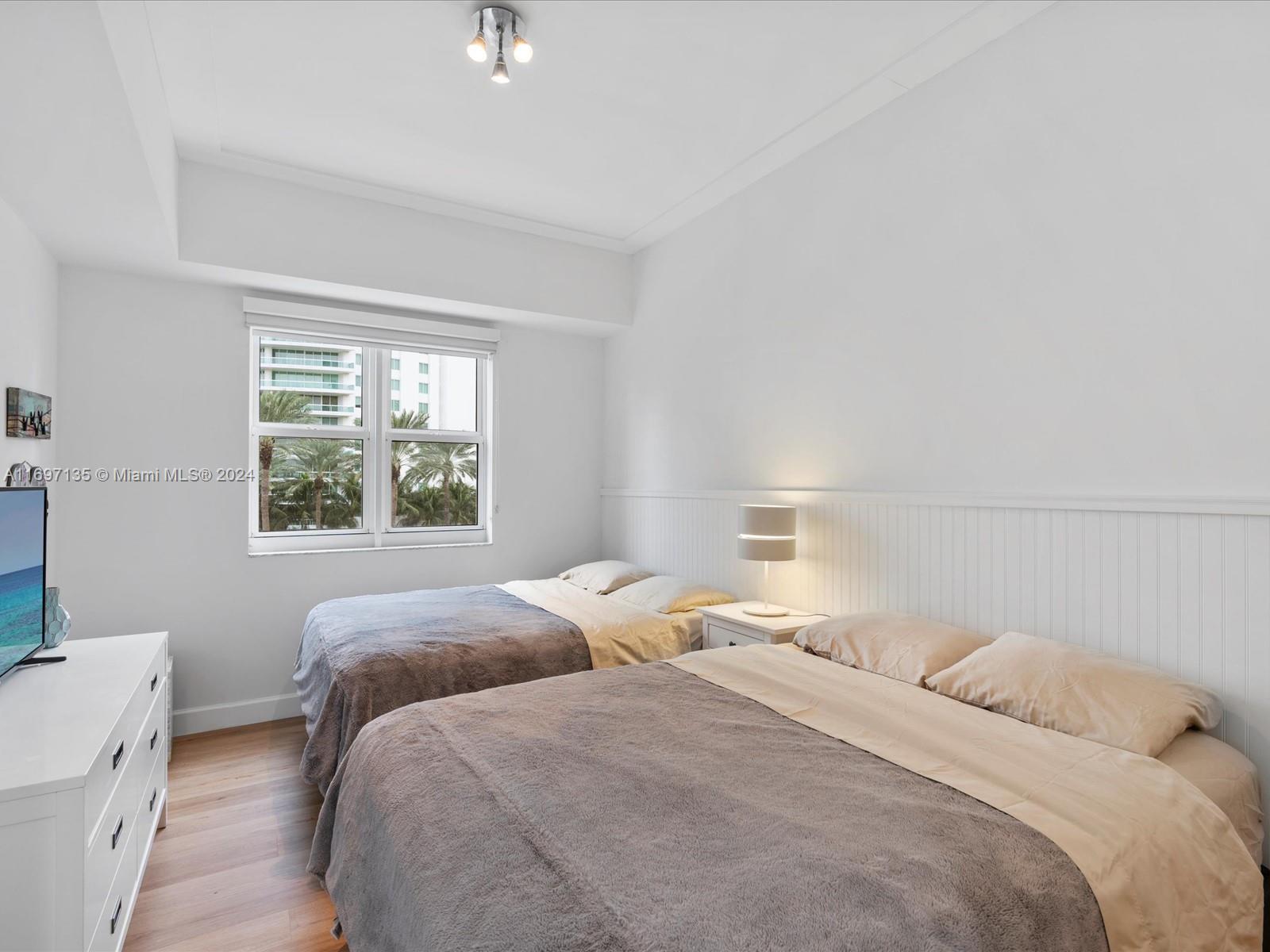 TURNBERRY VLG NO TOWER CO - Residential Lease