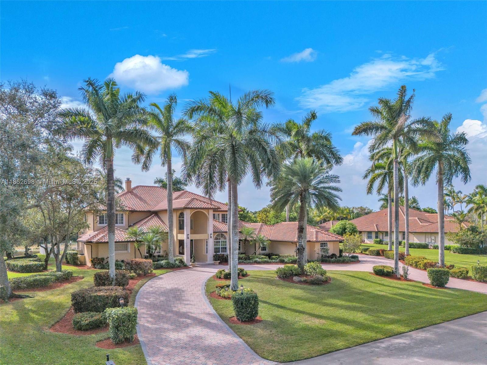 WINDMILL LAKE ESTATES - Residential