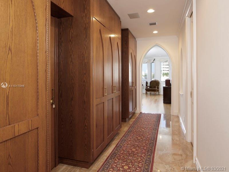 GOLDEN BEACH SEC D - Residential