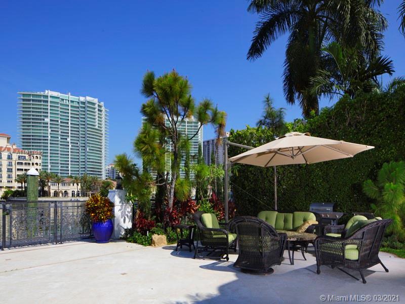 GOLDEN BEACH SEC D - Residential